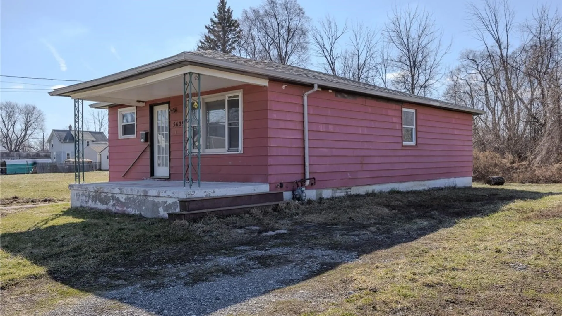 Property at 5629 Girard Avenue, Niagara Falls, NY 14304 2