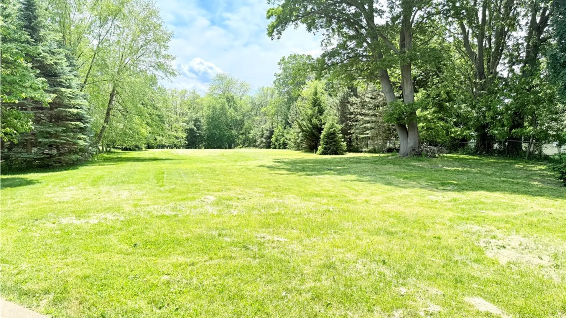 Property at 489 Lakeview Terrace, Webster, NY 14580 4