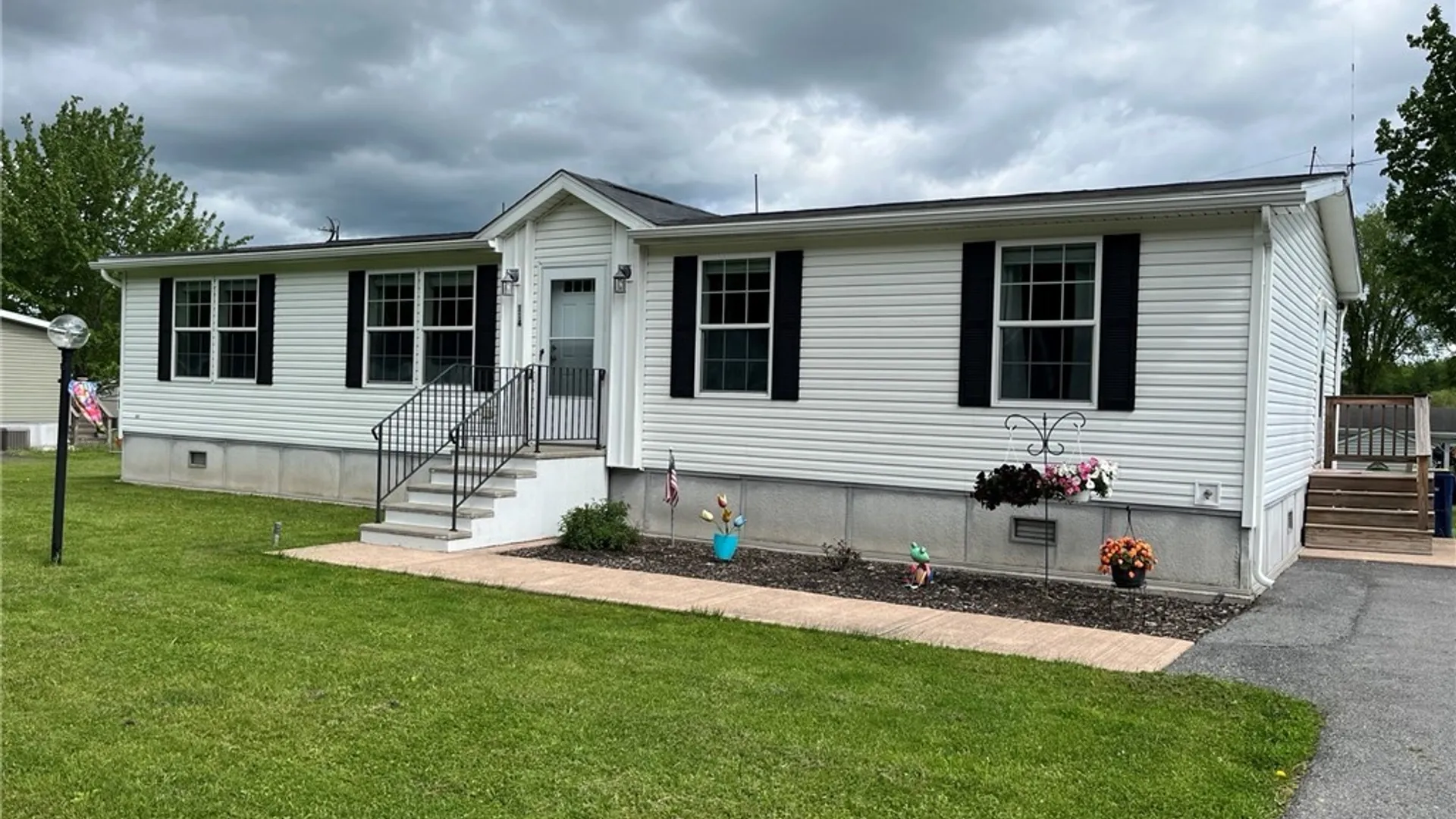 Property at 114 Pazdur Boulevard, Westmoreland, NY 13440 2