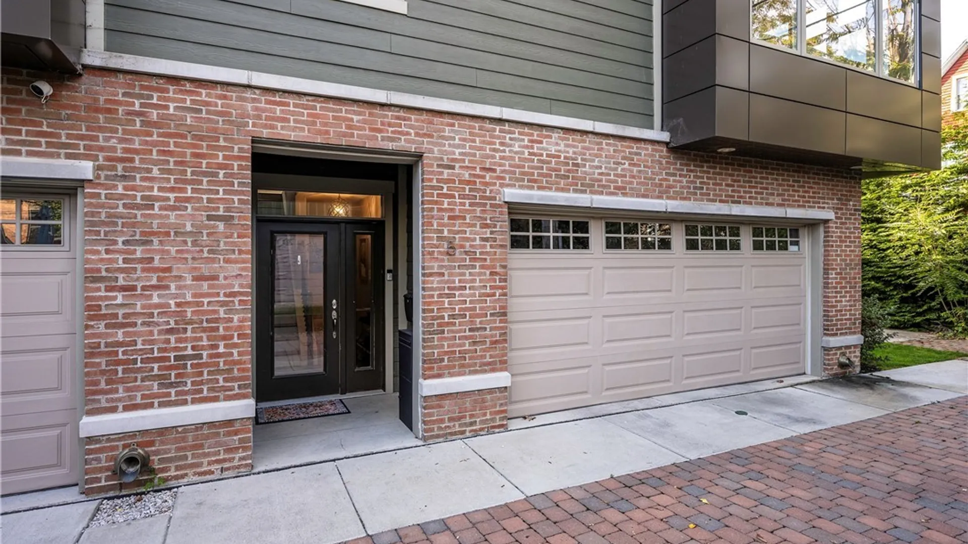 Property at 197 W Utica Street, Buffalo, NY 14222 4