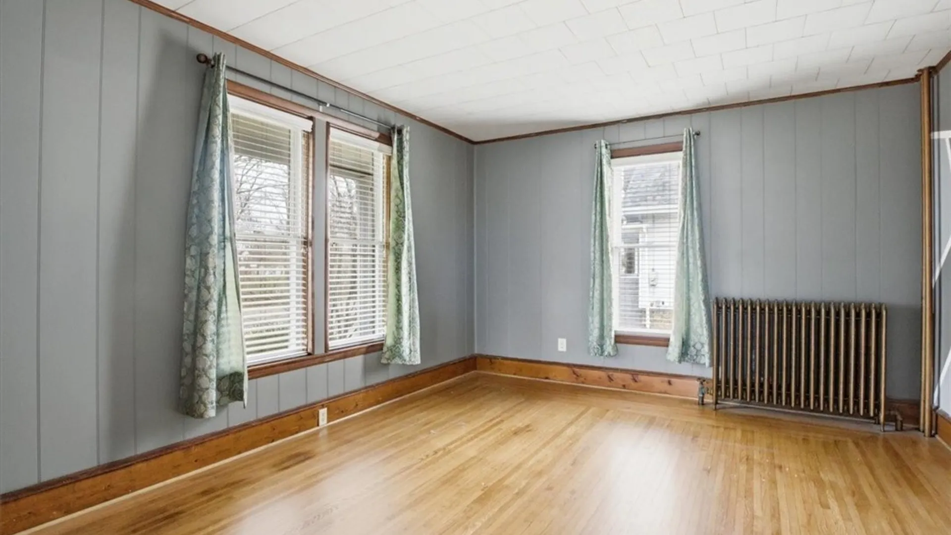 Property at 9918 Cayuga Drive, Niagara Falls, NY 14304 6