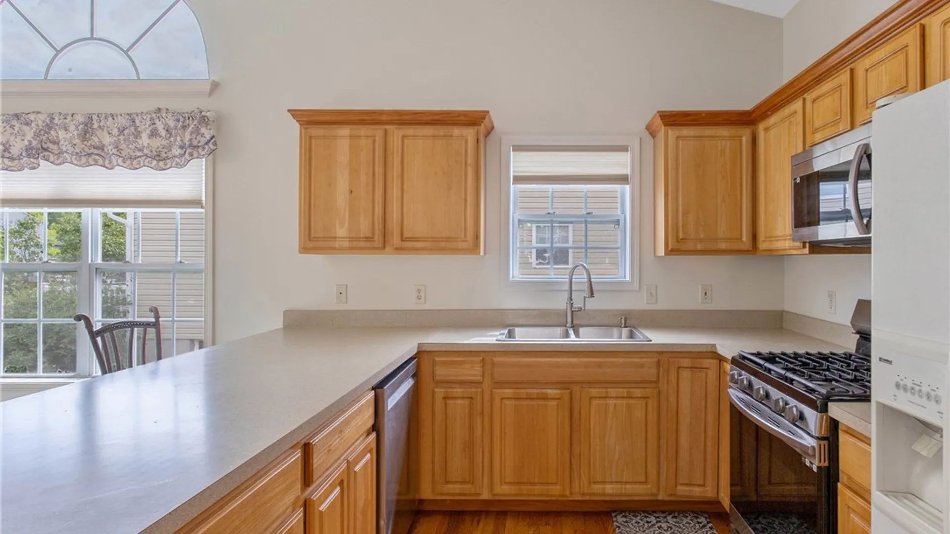 Property at 5059 Betsy Ross Way, Salina, NY 13088 7