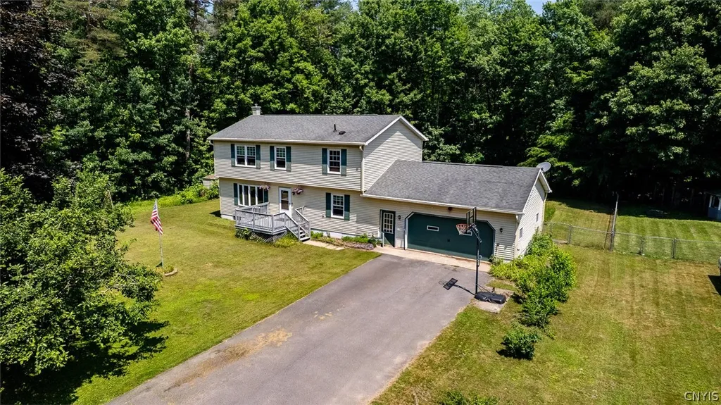 Property at 9 Matts Drive, Annsville, NY 13471