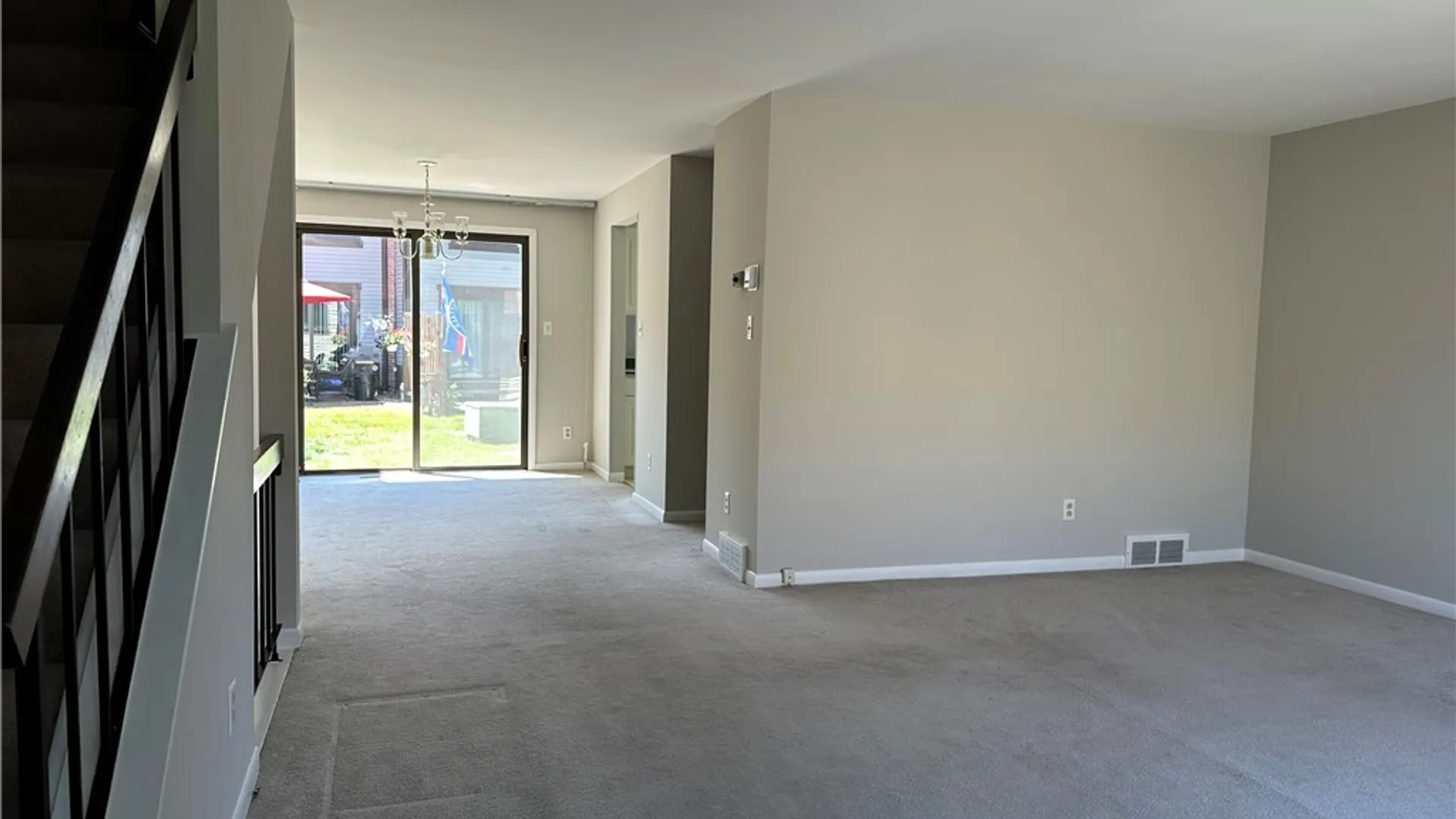 Property at 304 Charlesgate Circle, Amherst, NY 14051 3