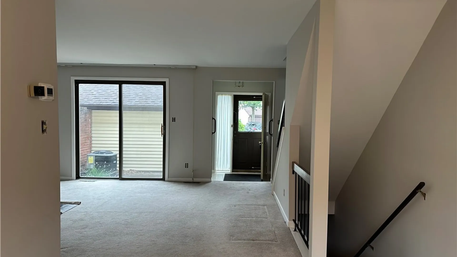Property at 304 Charlesgate Circle, Amherst, NY 14051 5