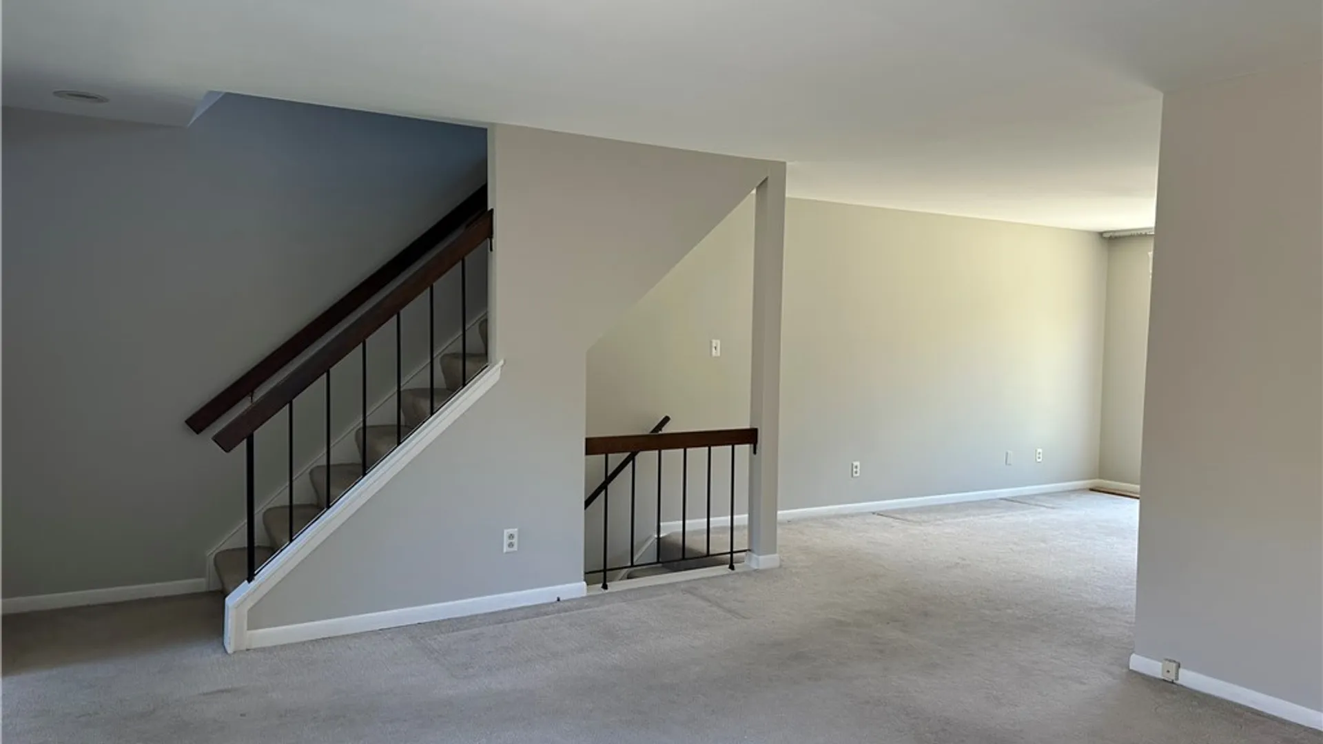 Property at 304 Charlesgate Circle, Amherst, NY 14051 6