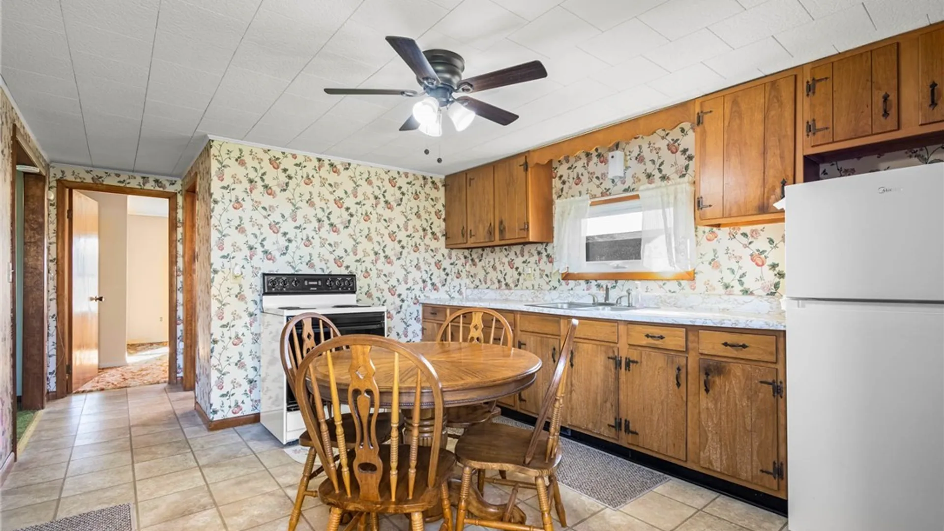 Property at 1194 Akron Road, Pembroke, NY 14036 5
