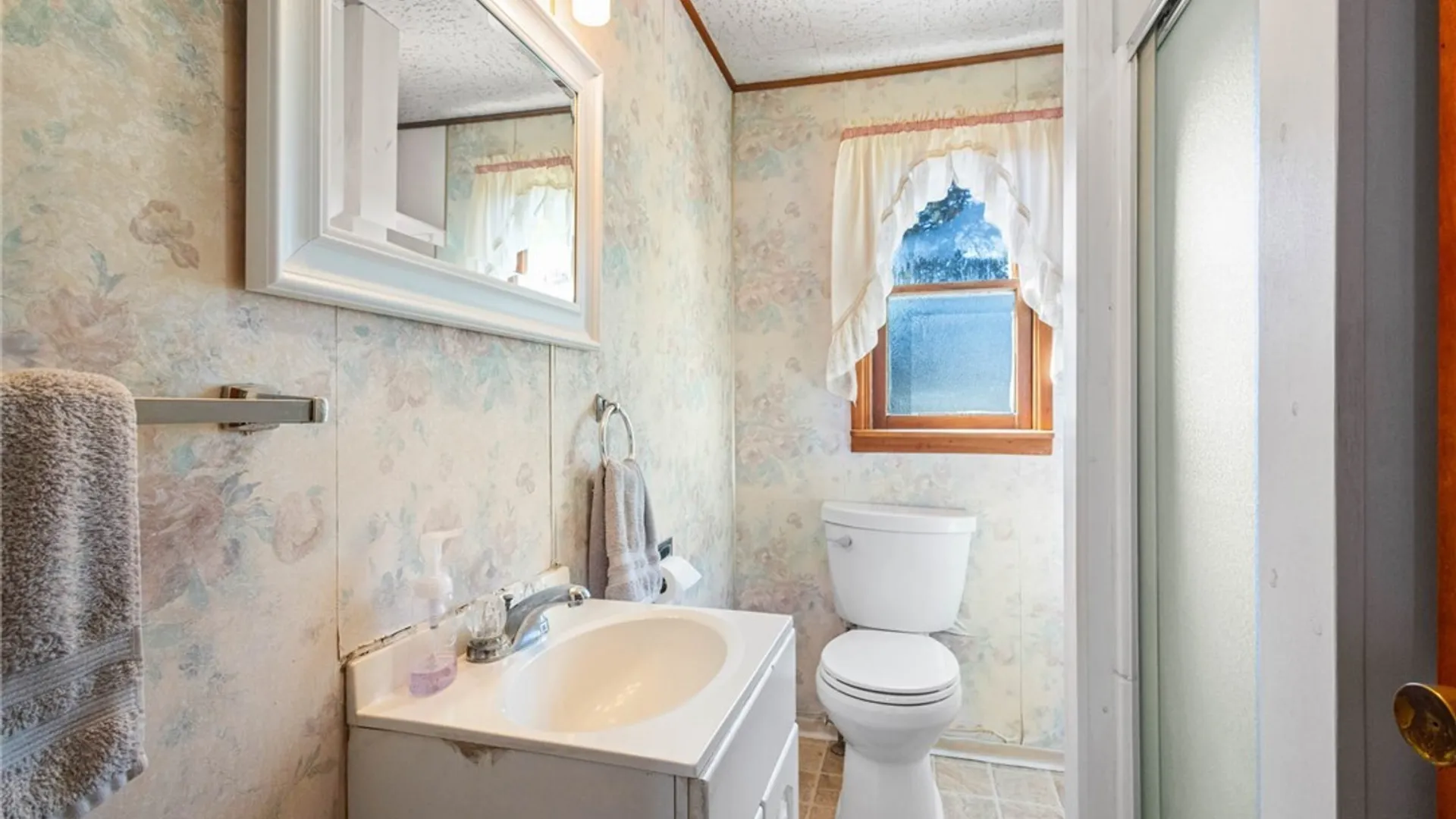 Property at 1194 Akron Road, Pembroke, NY 14036 15