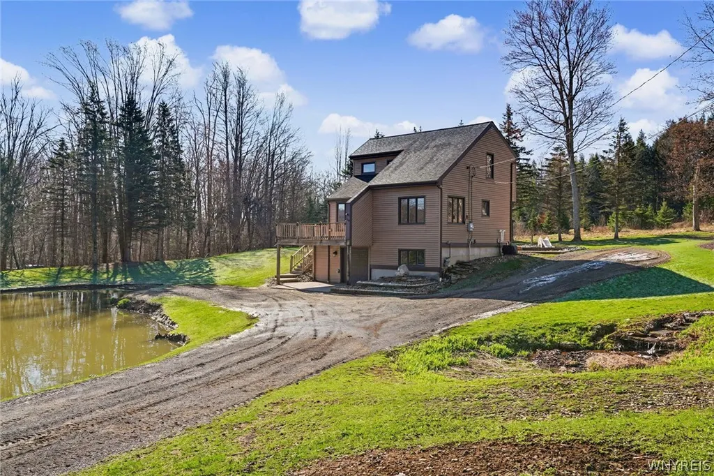 Property at 130 Taylor Hts, Holland, NY 14080