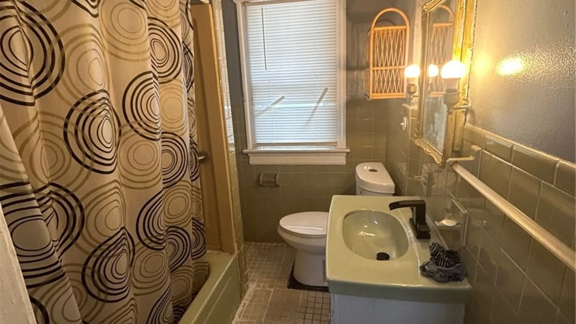 Property at 907 Dewey Avenue, Rochester, NY 14613 7