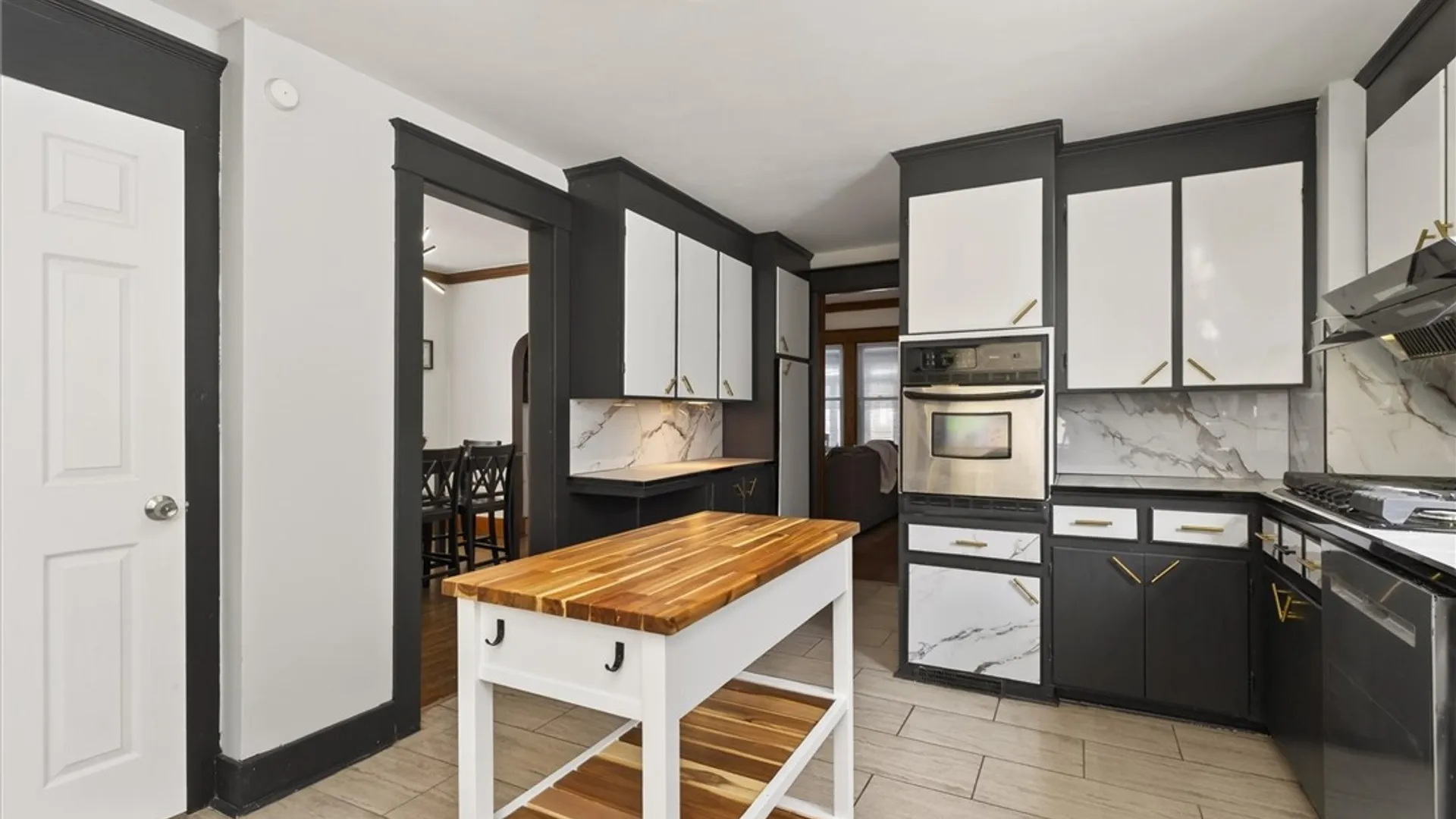 Property at 145 Devonshire Court, Rochester, NY 14619 6