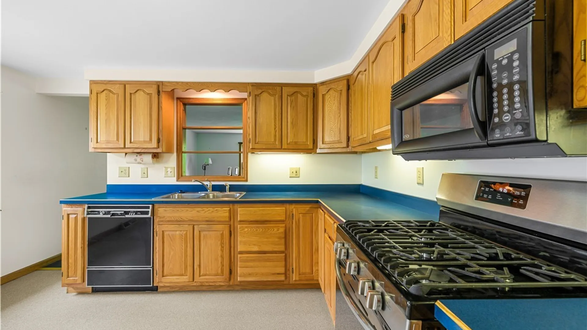 Property at 65 Sherrill Lane, New Hartford, NY 13413 9