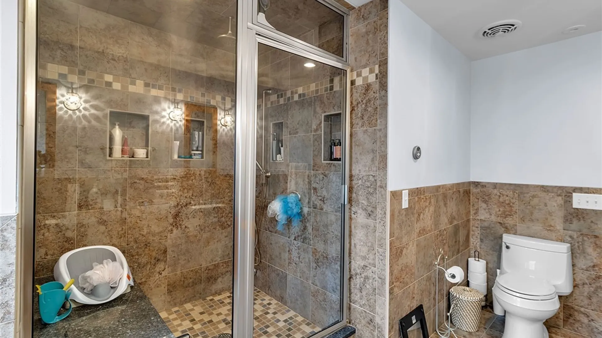 Property at 615 Elmwood Avenue, Buffalo, NY 14222 34