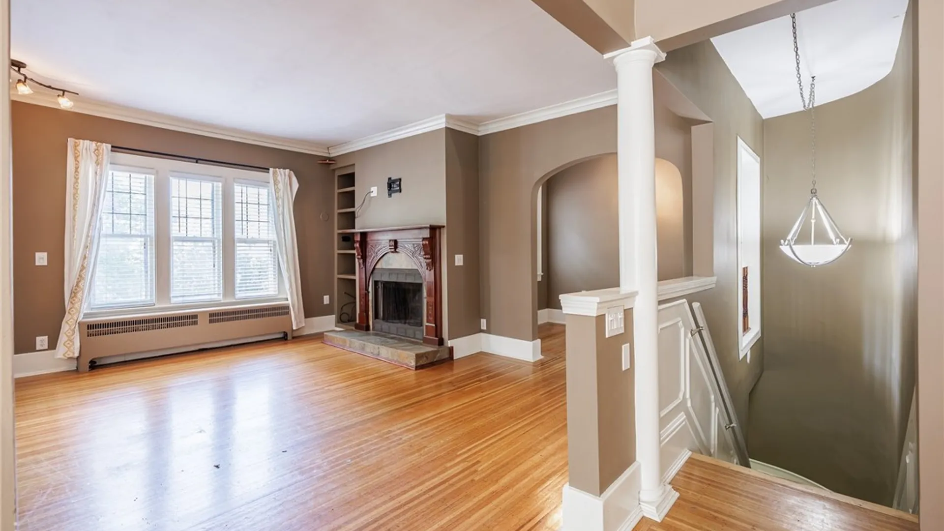 Property at 260 Oxford Street, Rochester, NY 14607 6