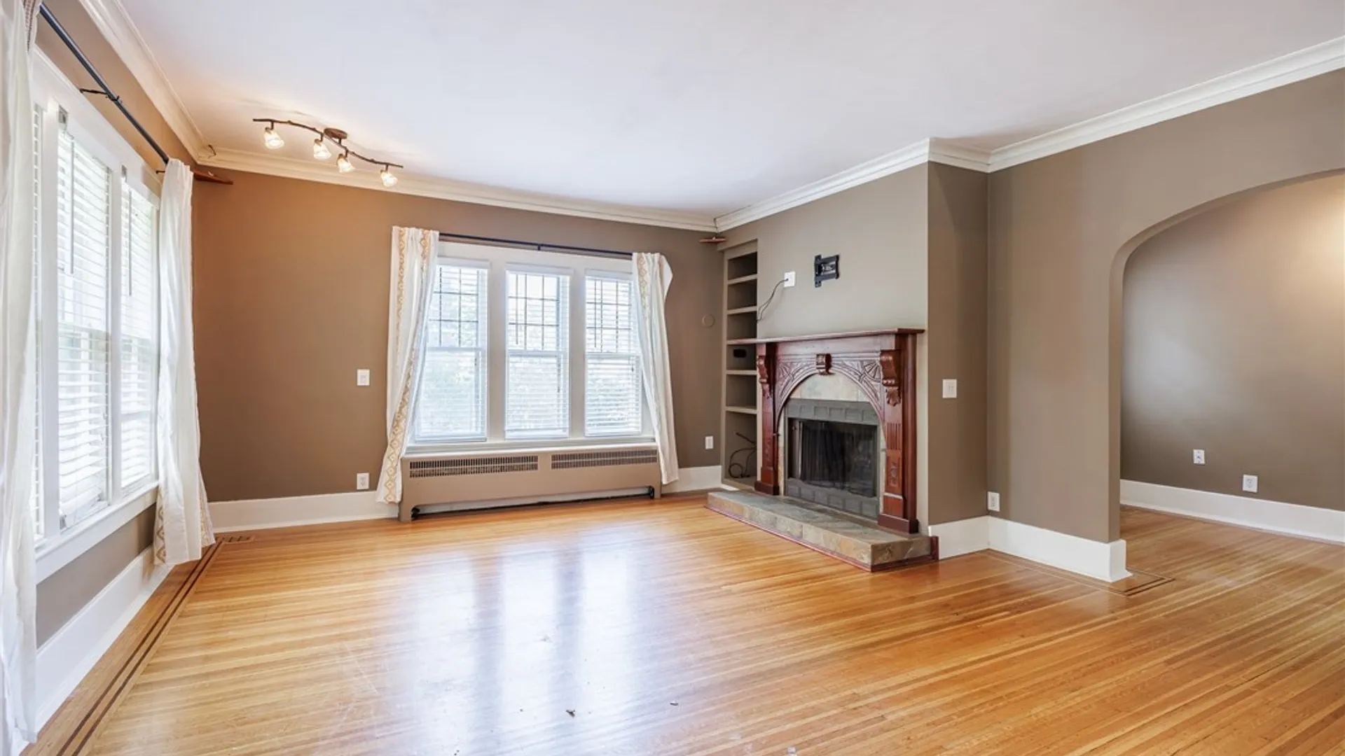 Property at 260 Oxford Street, Rochester, NY 14607 7