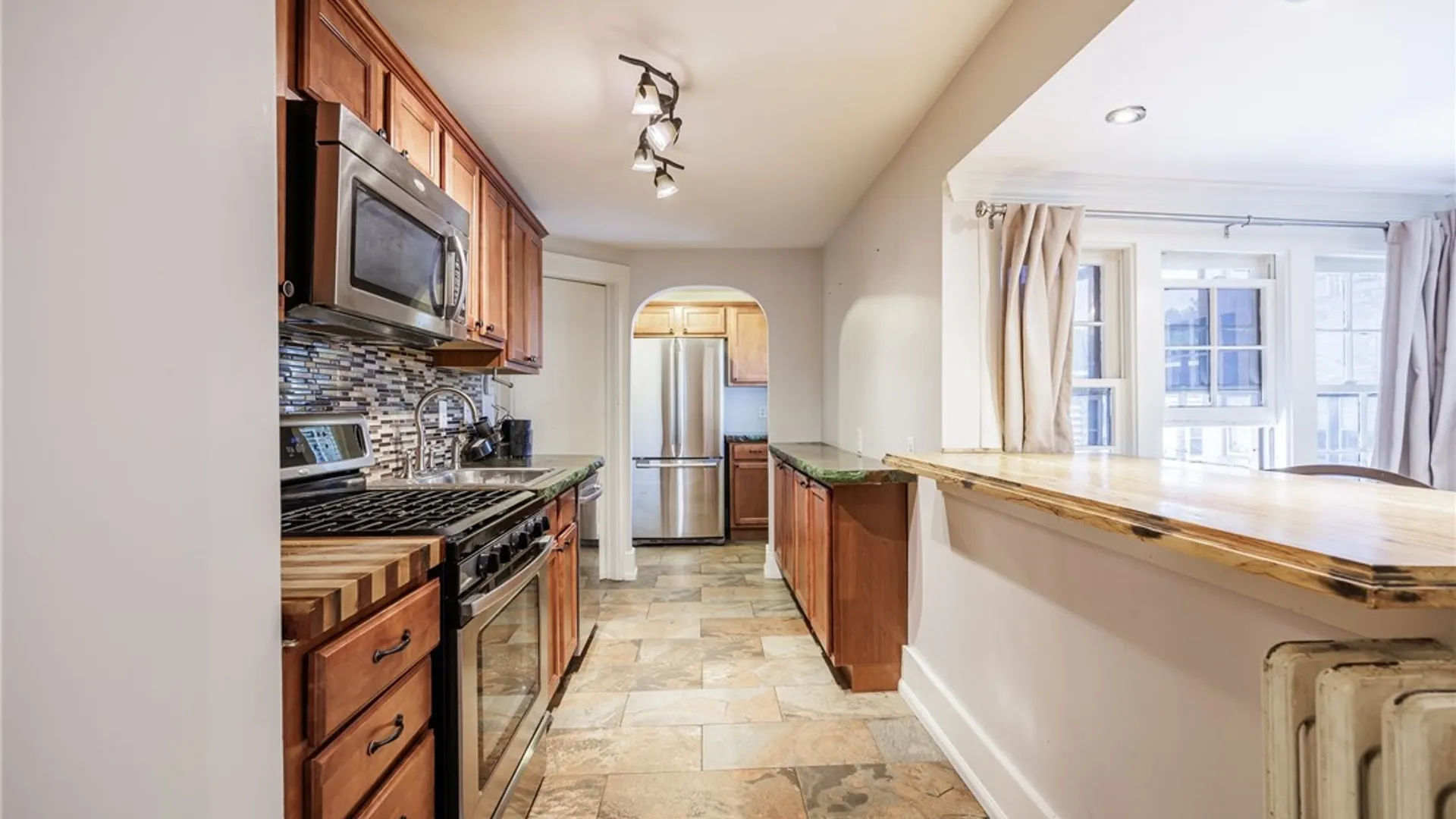 Property at 260 Oxford Street, Rochester, NY 14607 13