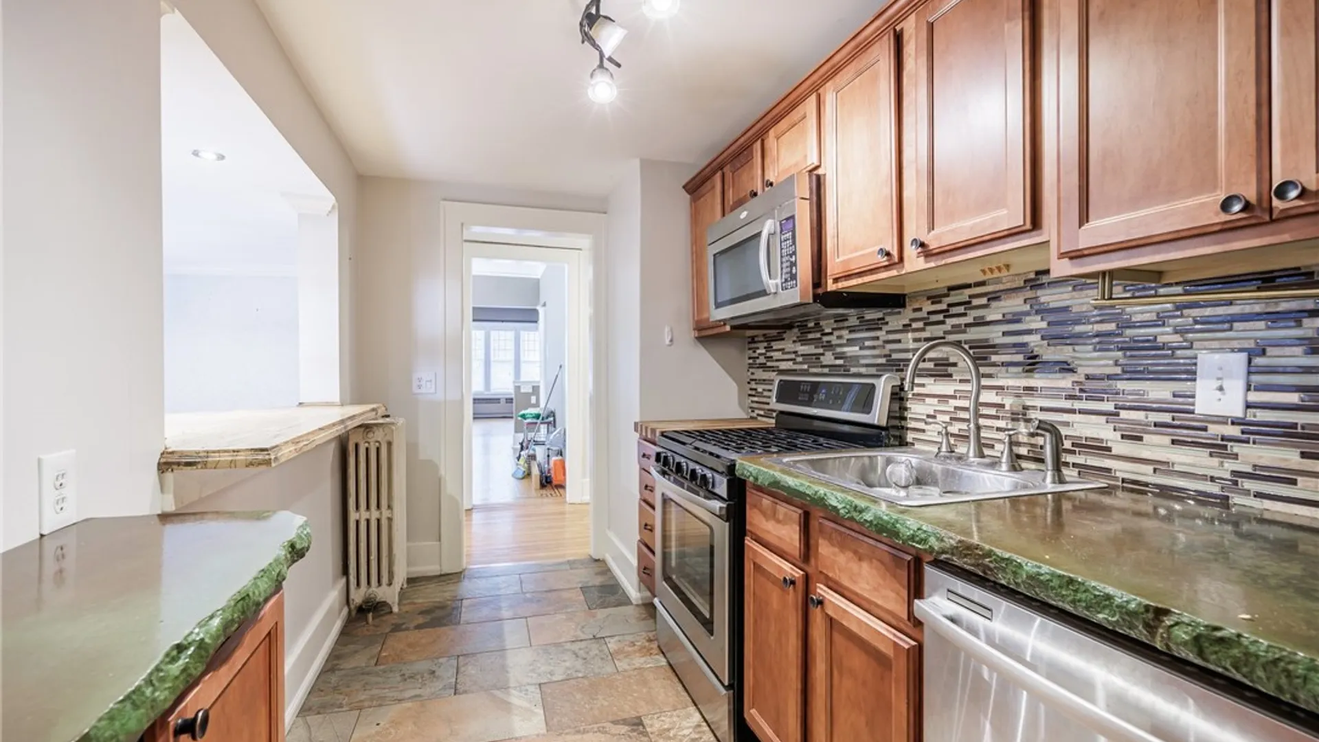 Property at 260 Oxford Street, Rochester, NY 14607 16