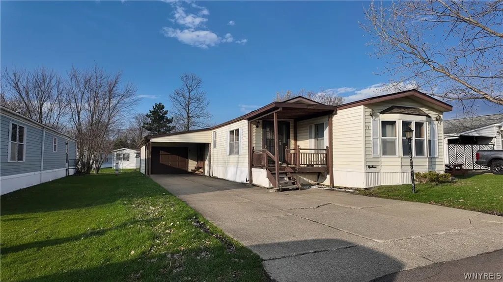 Property at 13 Rippleway Drive, Hamburg, NY 14075