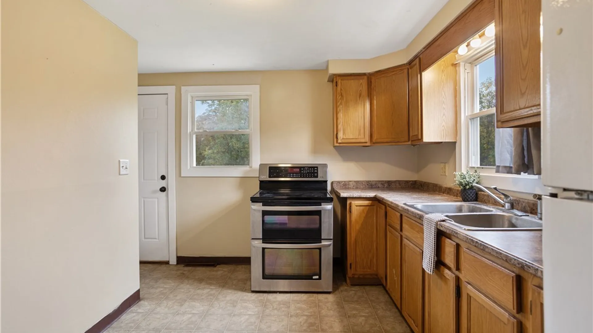 Property at 205 Crehange Street, Syracuse, NY 13205 3