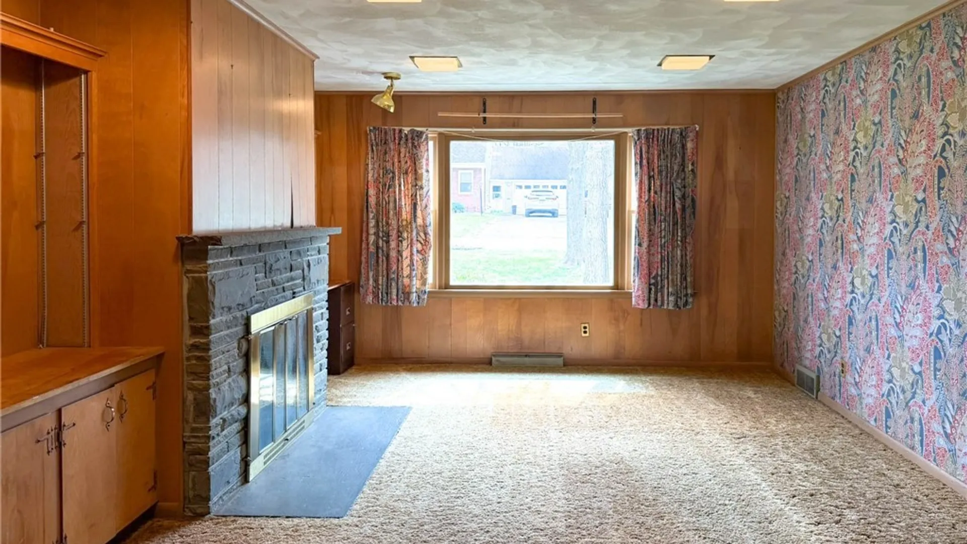 Property at 12 Windsor Terrace, New Hartford, NY 13501 14
