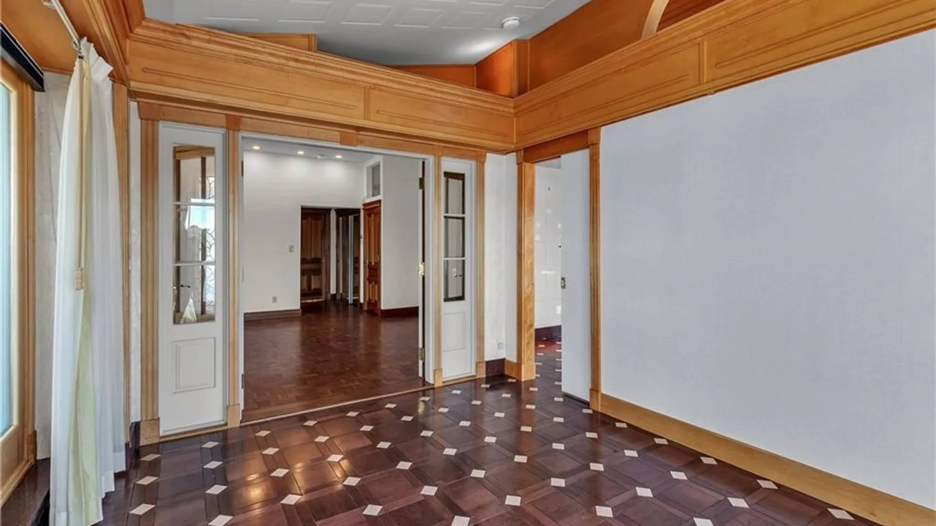 Property at 2039 E River Road, Grand Island, NY 14072 20