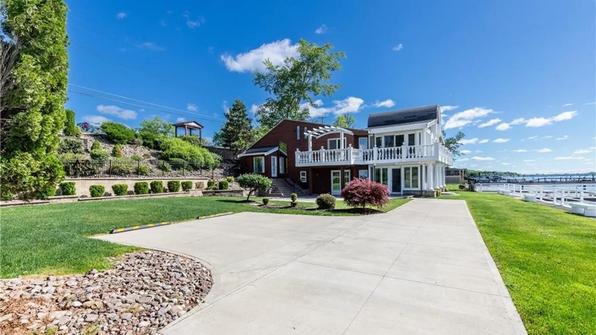 Property at 2039 E River Road, Grand Island, NY 14072 40