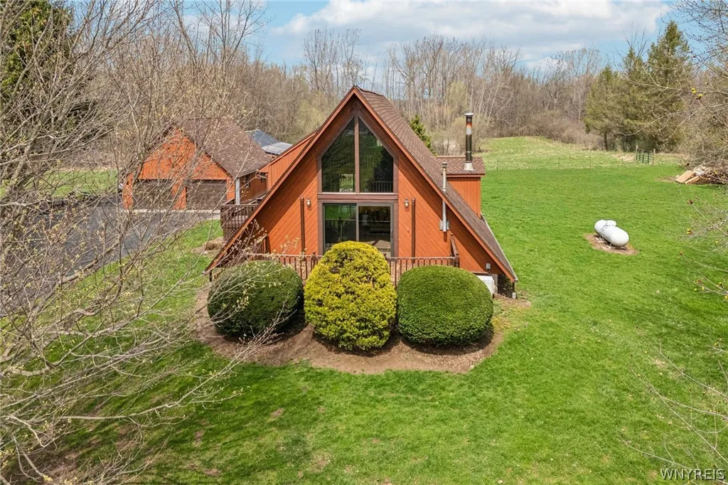 Property at 14125 W Barre Road, Barre, NY 14411