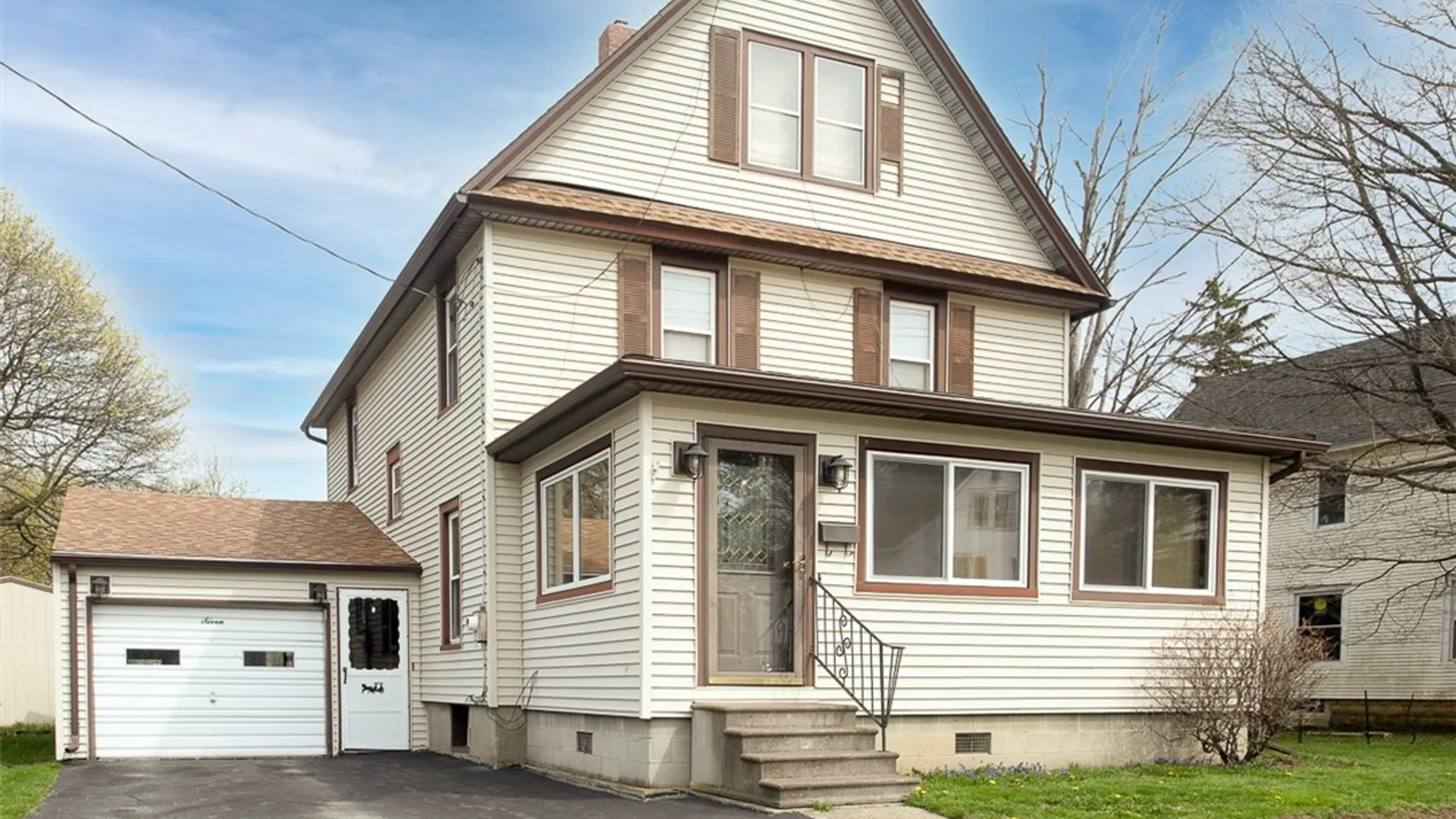 Property at 7 Genesee Street, Perry, NY 14530 17