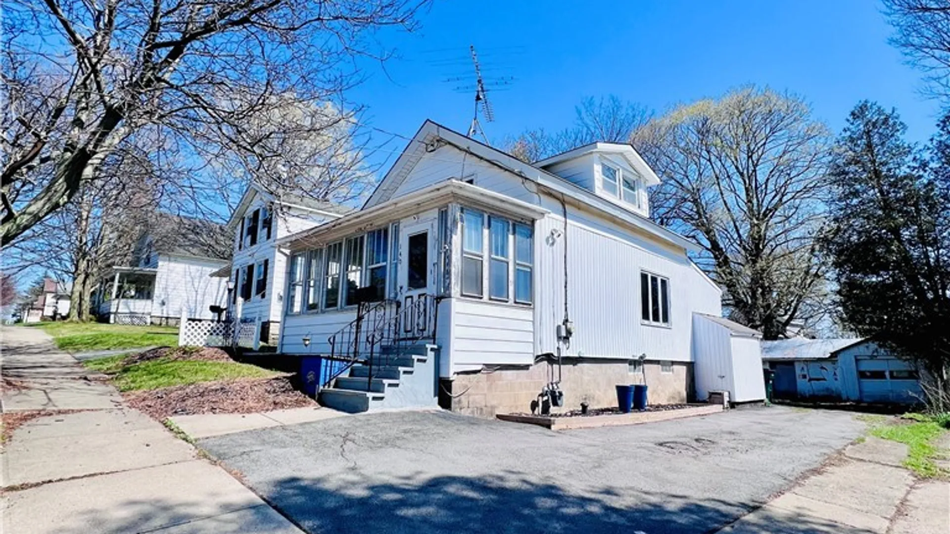 Property at 140 E Oneida Street, Oswego, NY 13126 2