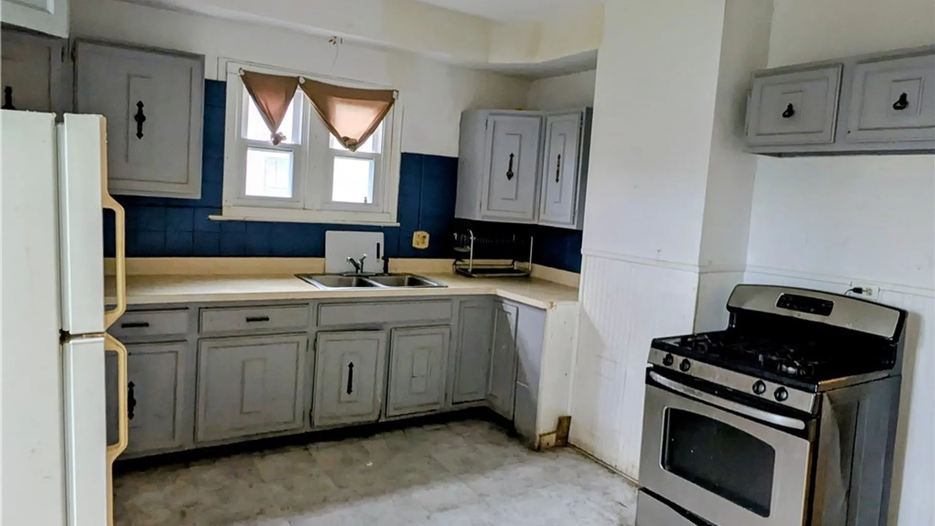 Property at 249 Dewey Avenue, Buffalo, NY 14214 4