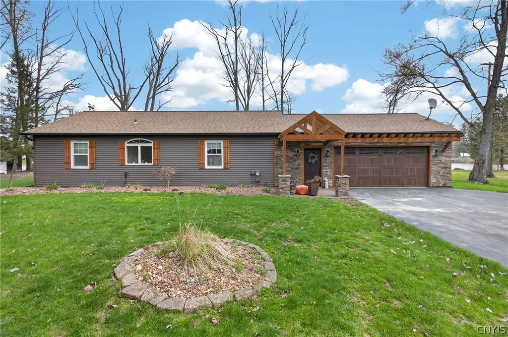 Property at 131 Aldrich Lane, Schroeppel, NY 13132