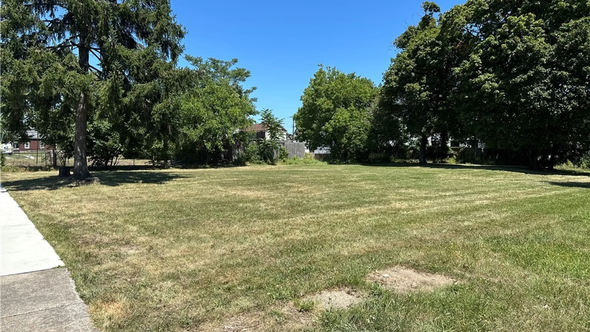 Property at 39 Sanford Street, Buffalo, NY 14214 4