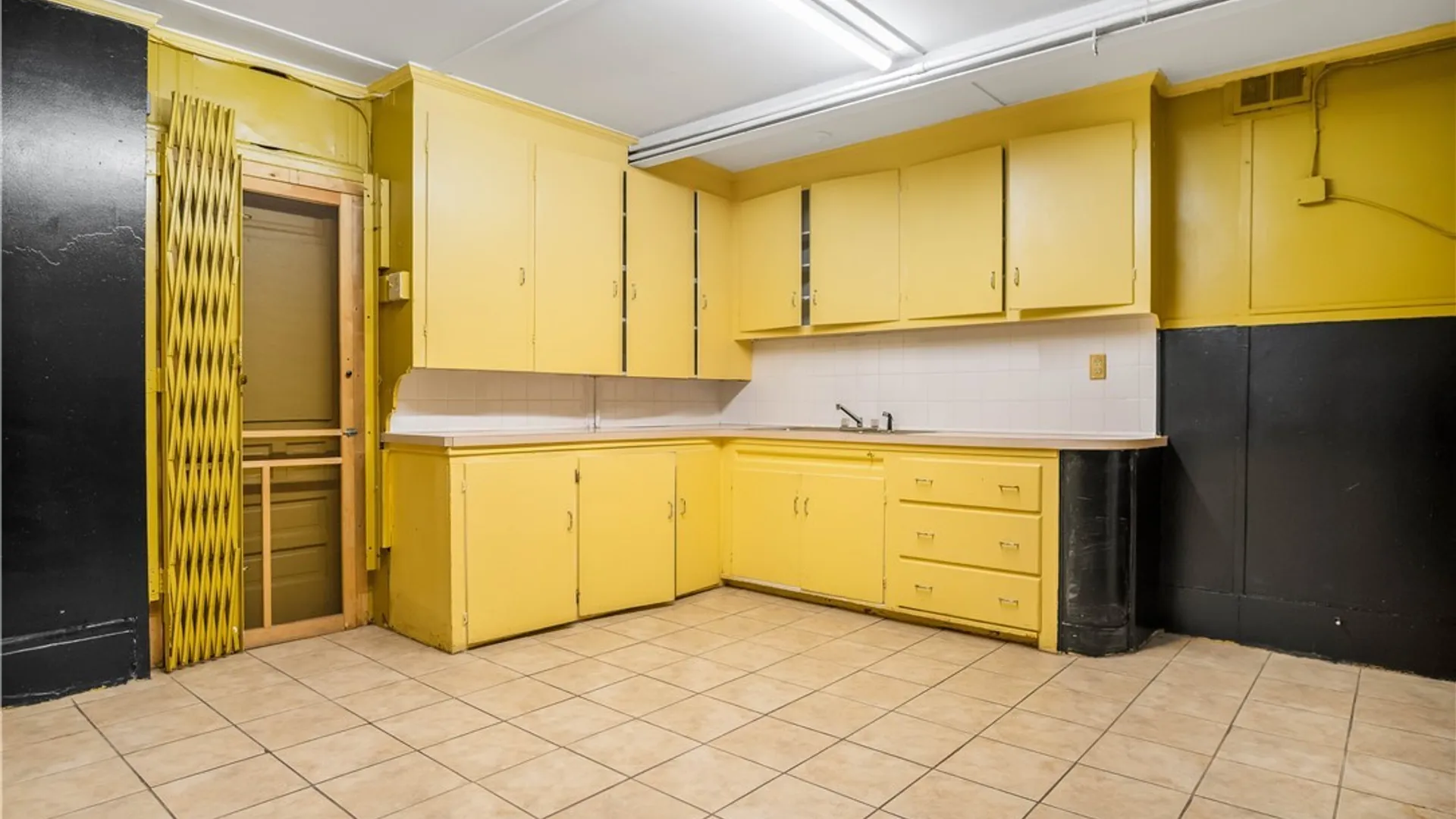 Property at 3189 Main Street, Buffalo, NY 14214 28