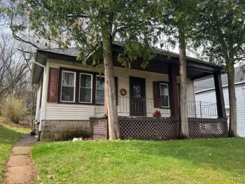 Property at 36 Ballantyne Brae, Utica, NY 13501
