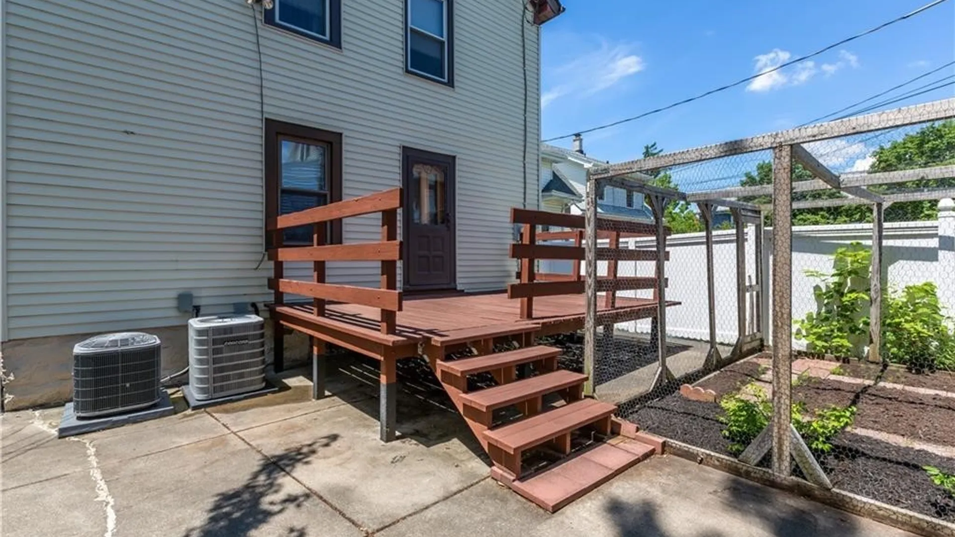 Property at 237 N Park Avenue, Buffalo, NY 14216 18