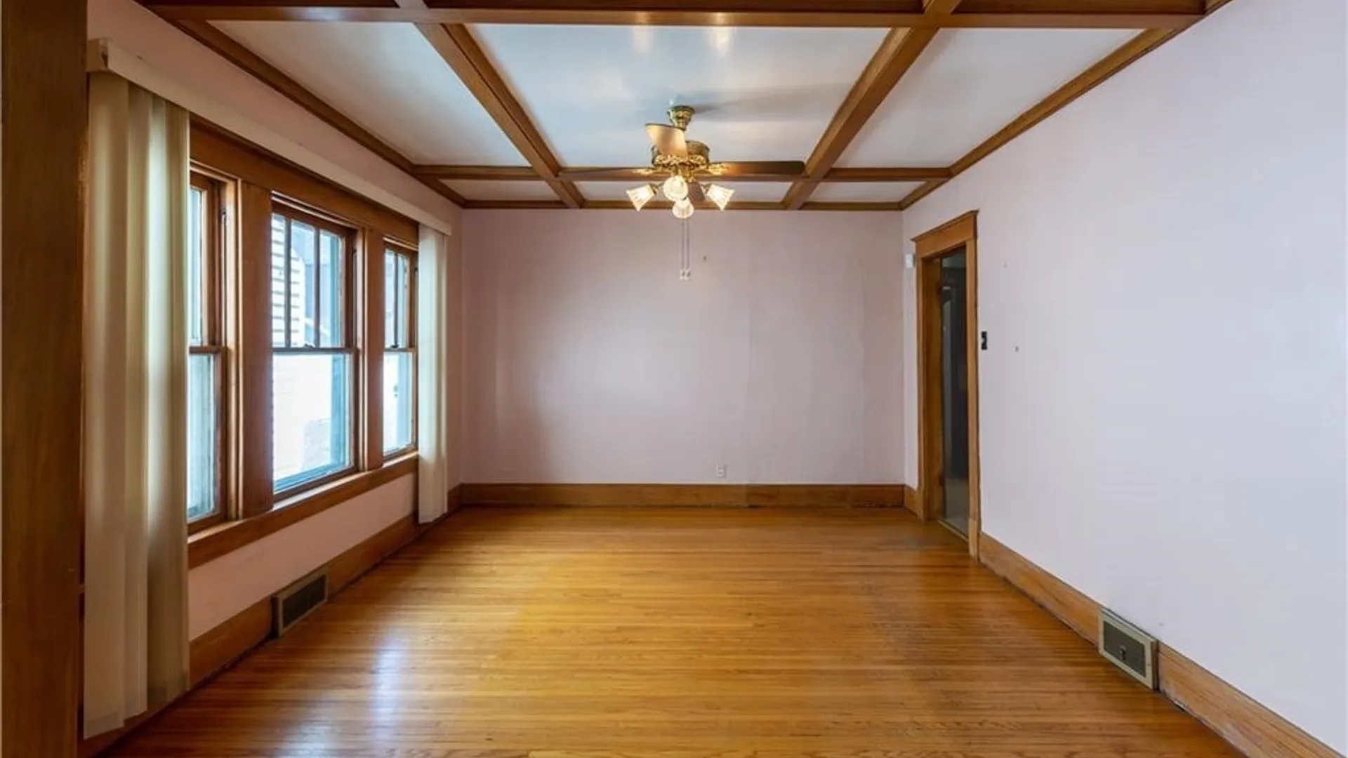 Property at 237 N Park Avenue, Buffalo, NY 14216 5