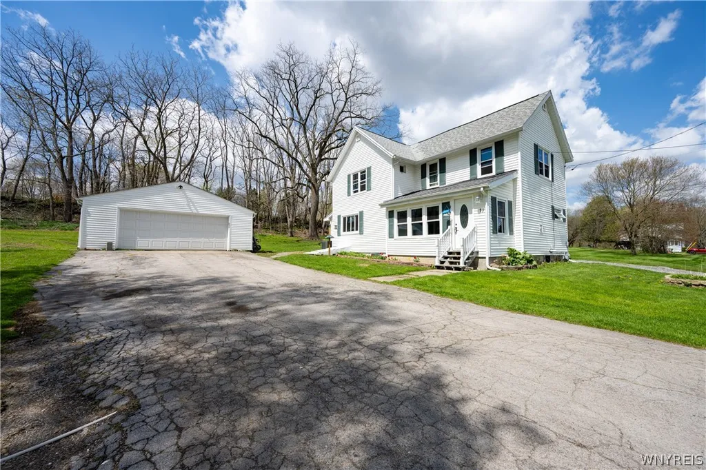 Property at 17 Brad Street, Warsaw, NY 14569