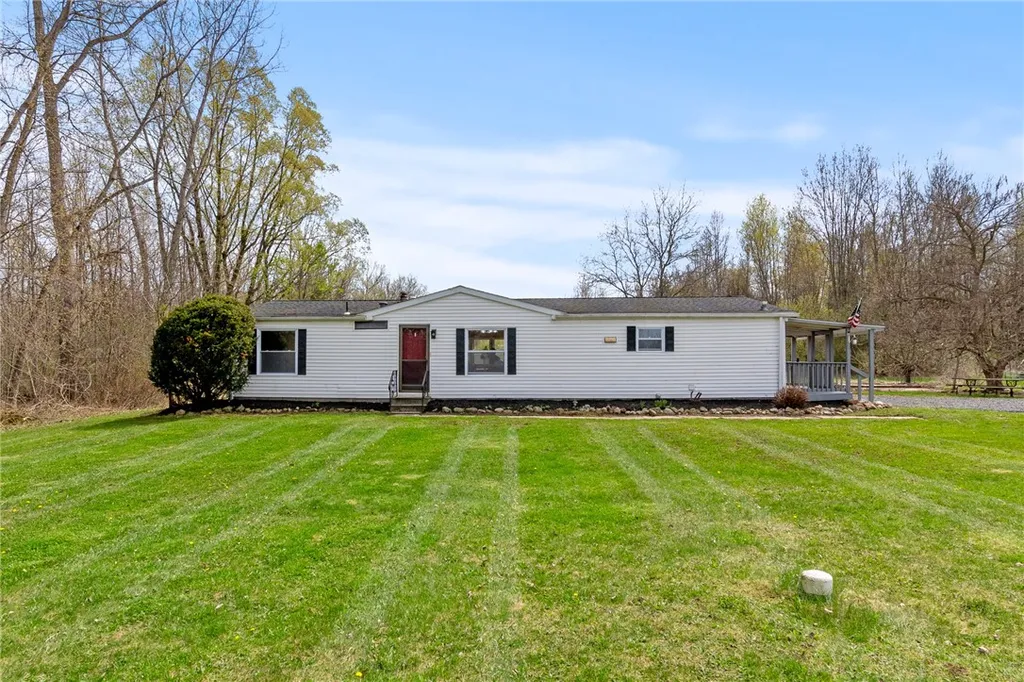 Property at 4173 Hosey Road, Manchester, NY 14522