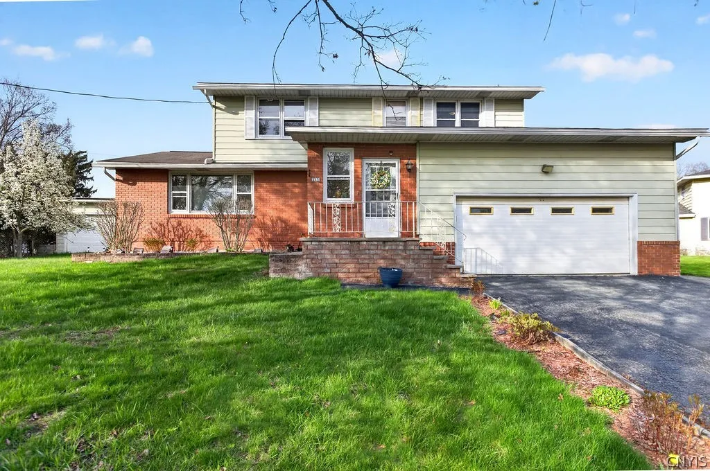 Property at 225 Monte Vista Drive, Camillus, NY 13031