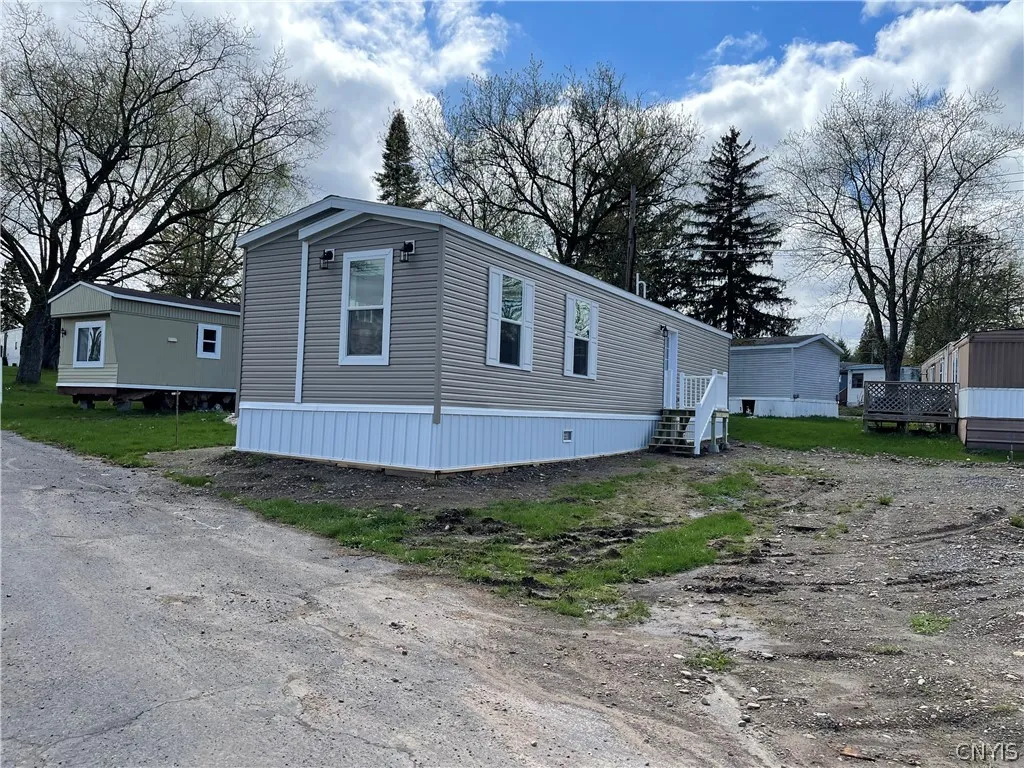 Property at lot 310 Rolling Hill Mobile Home Park NY-5, Elbridge, NY 13060