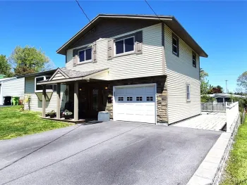 Property at 112 Primrose Lane, Salina, NY 13212