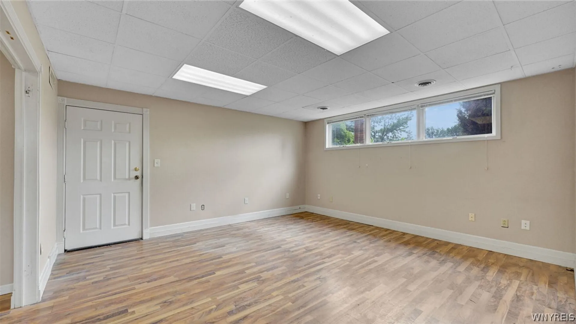 Property at 550 Center Road, West Seneca, NY 14224 5