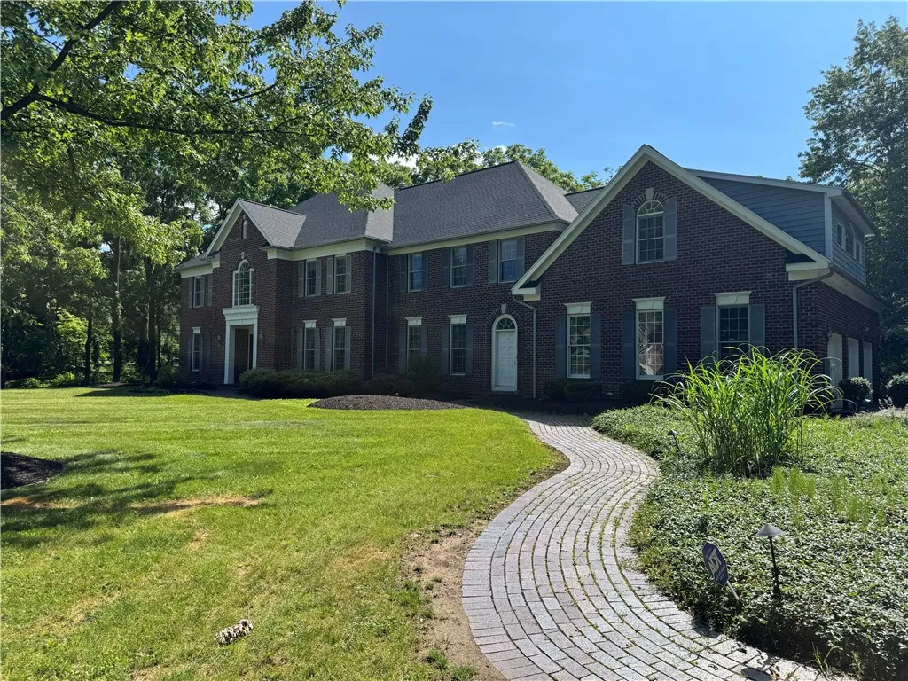 Property at 6 Merrycreek Xing, Pittsford, NY 14534