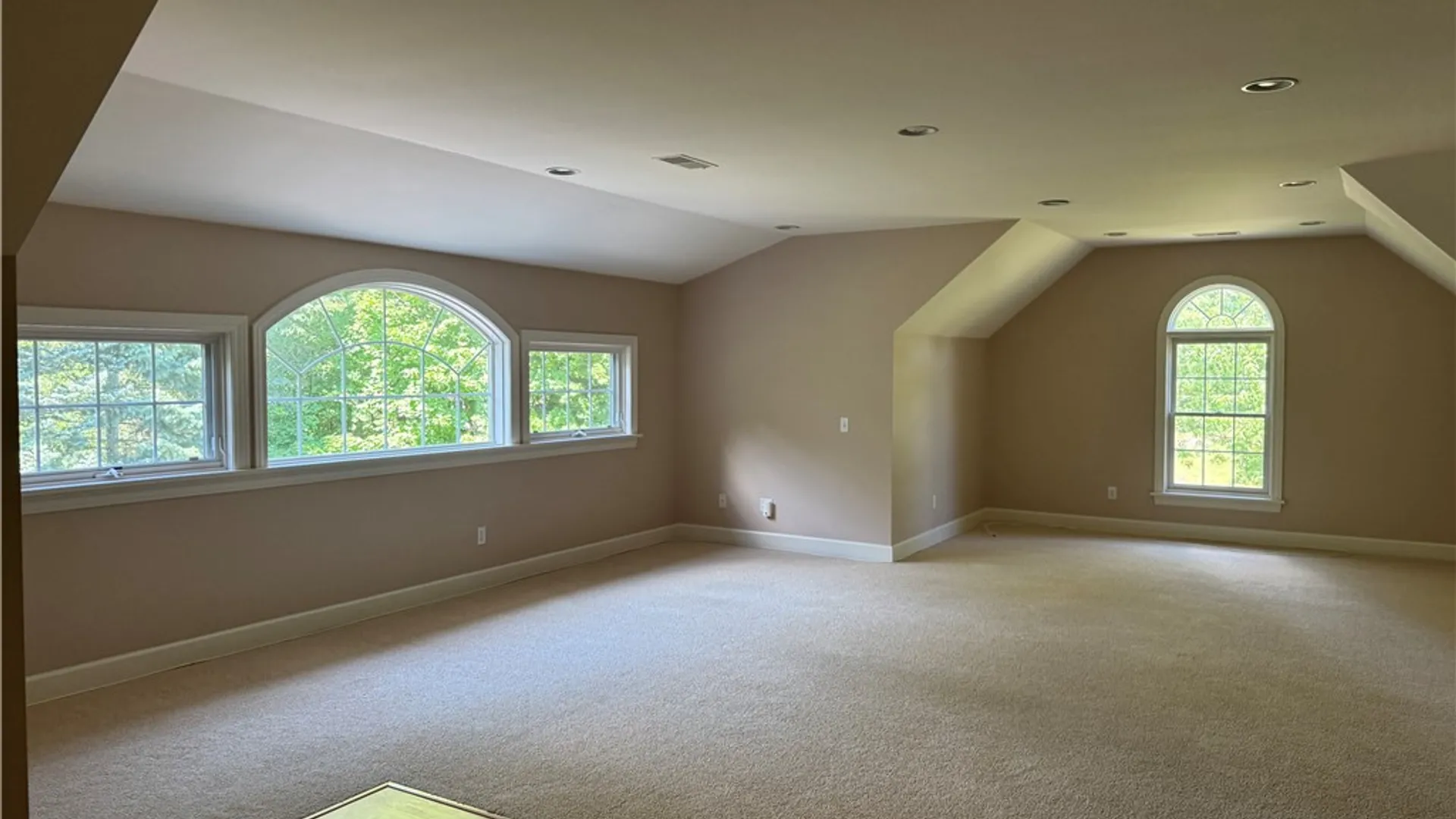 Property at 6 Merrycreek Xing, Pittsford, NY 14534 8