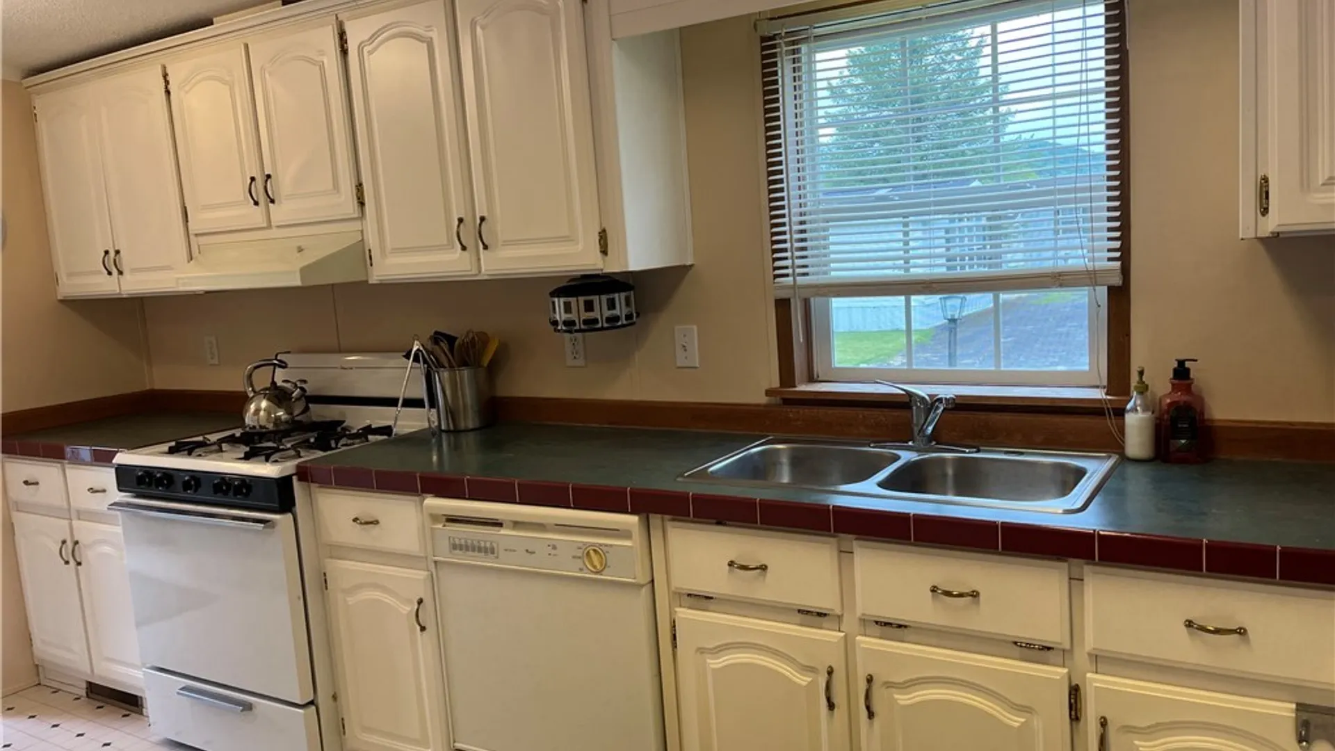 Property at 54 Green Valley Estates, Great Valley, NY 14741 12
