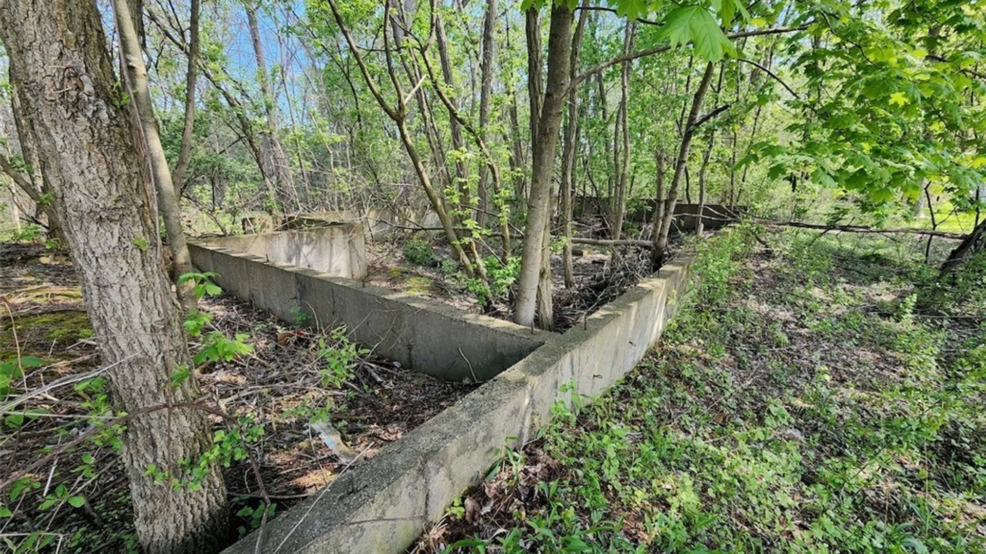 Property at 040.-05-05 + 06 Maconi Avenue, DeWitt, NY 13057 9