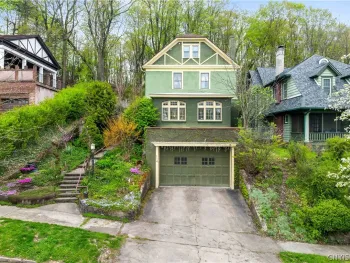 Property at 114 Scottholm, Syracuse, NY 13224