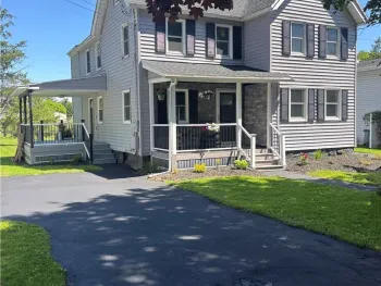 Property at 15 HOCKEBORNE, Auburn, NY 13021