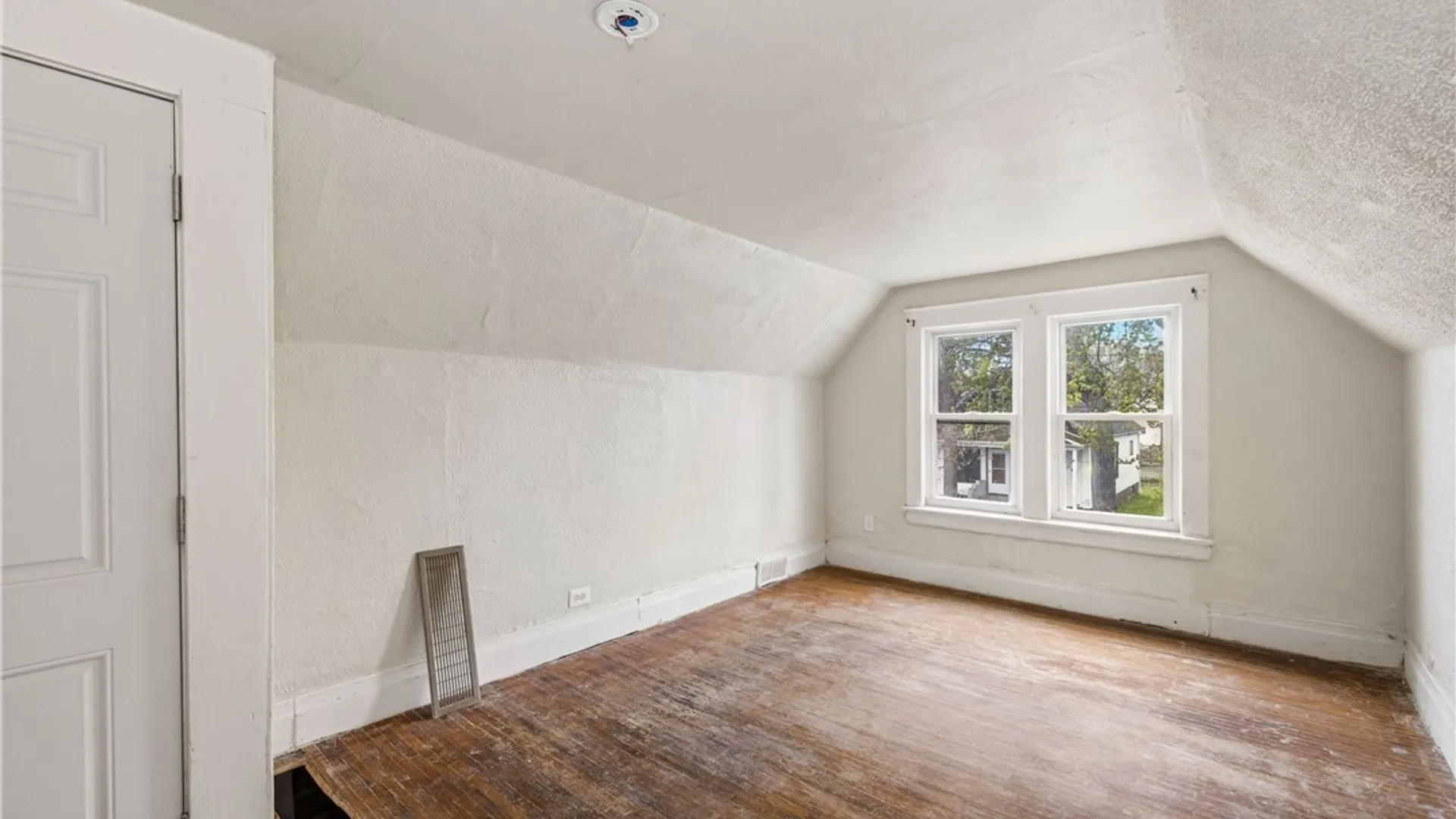 Property at 545 20th Street, Niagara Falls, NY 14301 8
