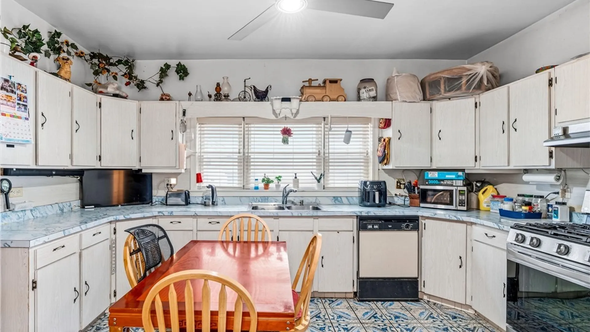 Property at 1127 Walden Avenue, Cheektowaga, NY 14211 3
